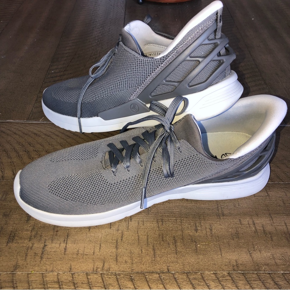 Kiziks Athens Gray Slip On Shoes Mens 11 / Woman’s 12.5